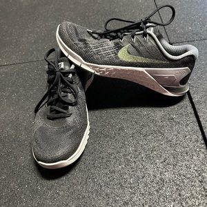 Women’s Nike Metcon Size 7